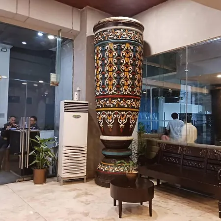 Lancaster Hotel Manila